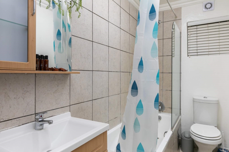 To Let 1 Bedroom Property for Rent in Sandown Gauteng