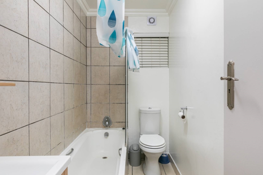 To Let 1 Bedroom Property for Rent in Sandown Gauteng