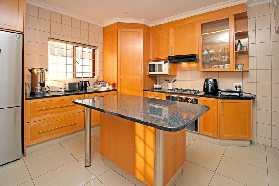 7 Bedroom Property for Sale in Glenhazel Gauteng