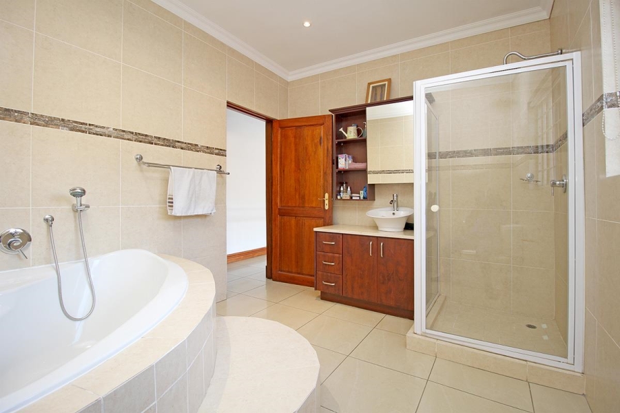 7 Bedroom Property for Sale in Glenhazel Gauteng