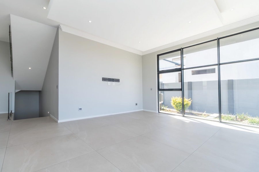 To Let 6 Bedroom Property for Rent in Waterfall Country Estate Gauteng