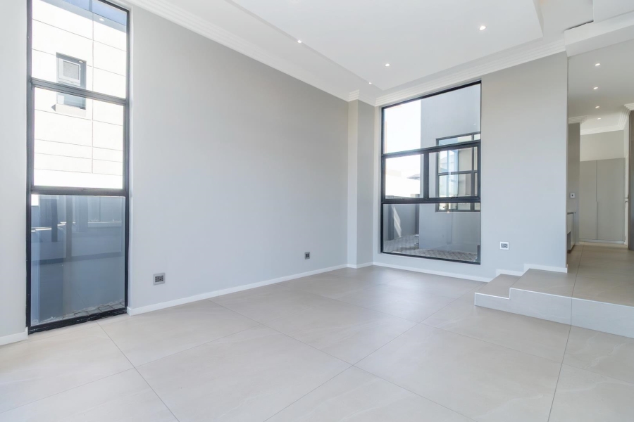 To Let 6 Bedroom Property for Rent in Waterfall Country Estate Gauteng