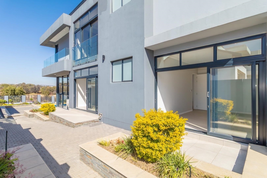 To Let 6 Bedroom Property for Rent in Waterfall Country Estate Gauteng