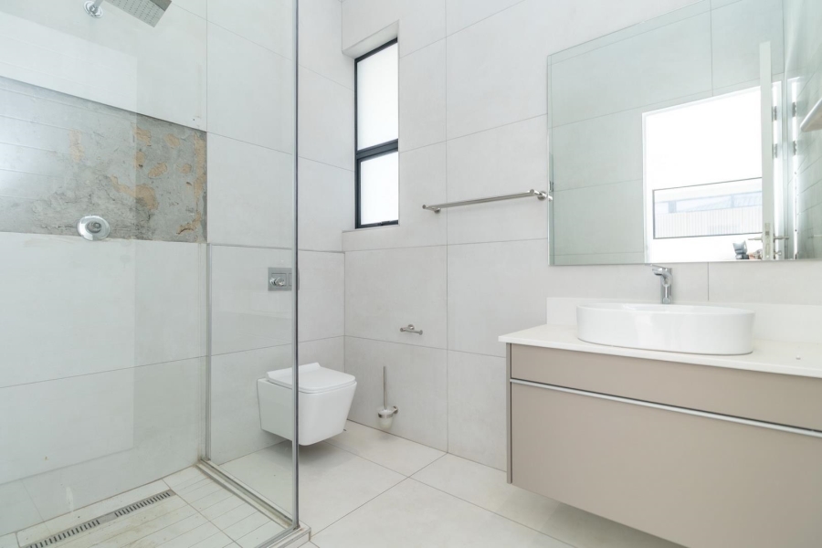 To Let 6 Bedroom Property for Rent in Waterfall Country Estate Gauteng