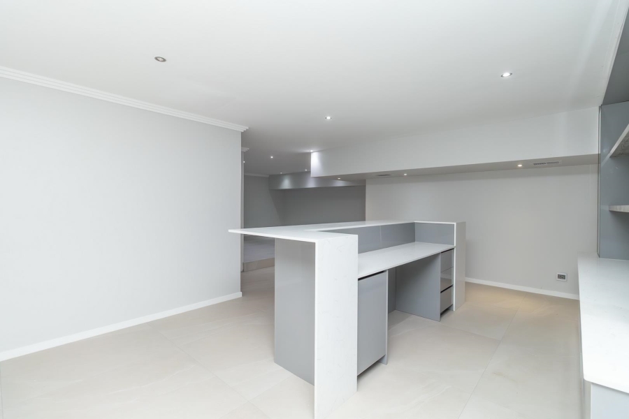 To Let 6 Bedroom Property for Rent in Waterfall Country Estate Gauteng
