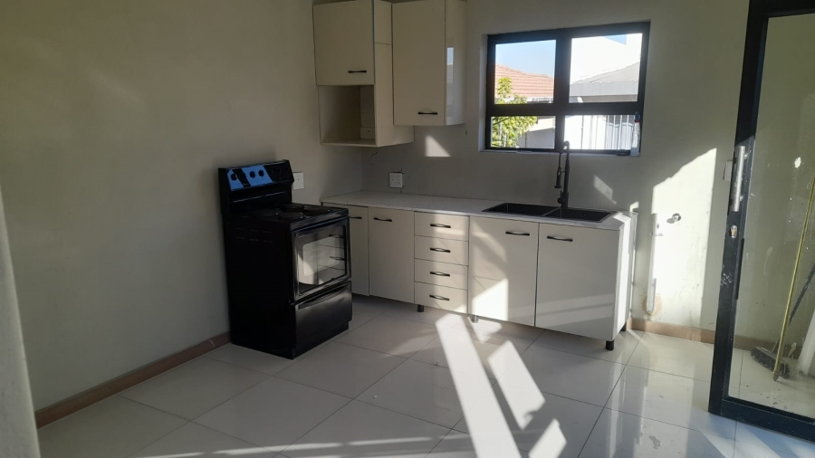 To Let 1 Bedroom Property for Rent in Oakdene Gauteng