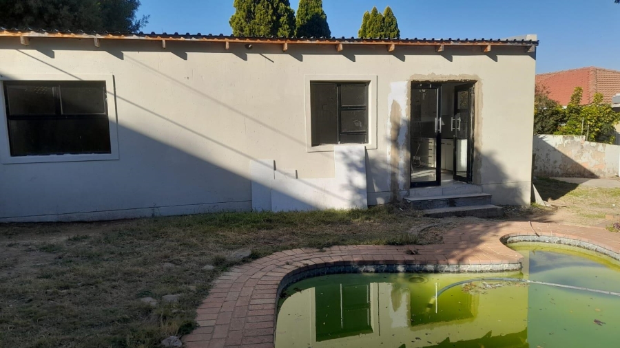To Let 1 Bedroom Property for Rent in Oakdene Gauteng