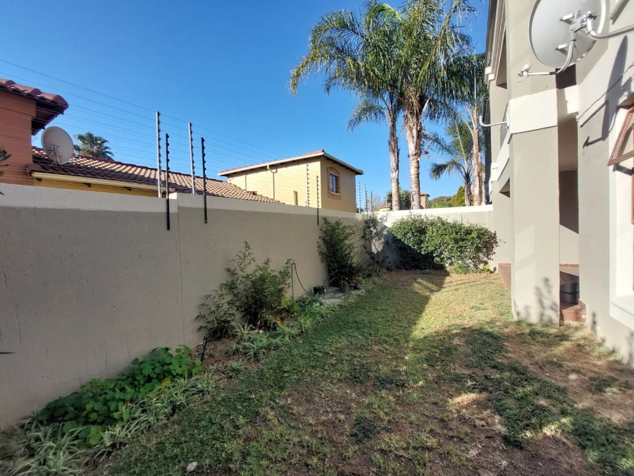 To Let 2 Bedroom Property for Rent in Sunninghill Gauteng