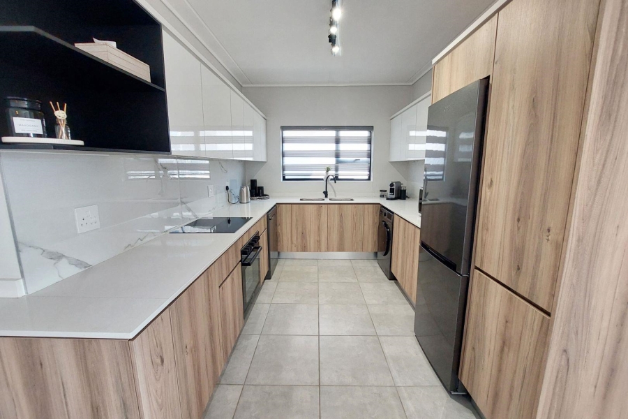 To Let 3 Bedroom Property for Rent in Waterfall Gauteng