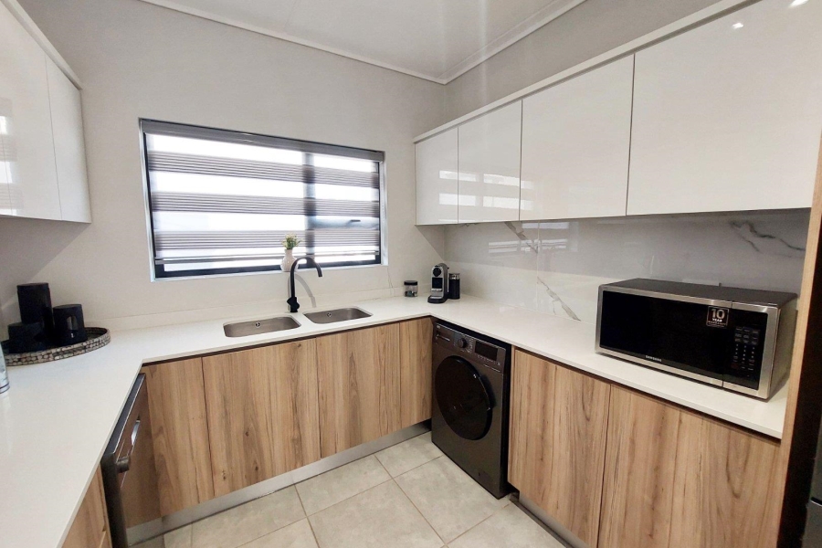 To Let 3 Bedroom Property for Rent in Waterfall Gauteng