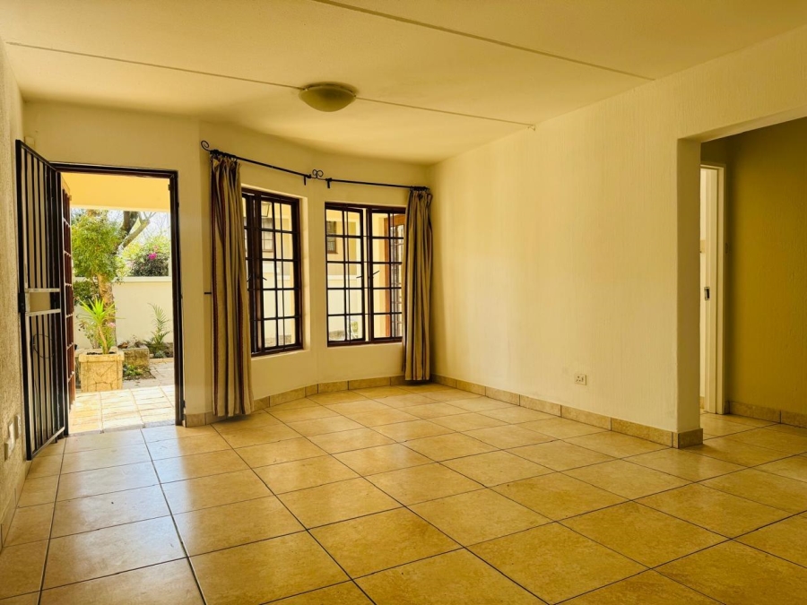 To Let 2 Bedroom Property for Rent in Benmore Gardens Gauteng