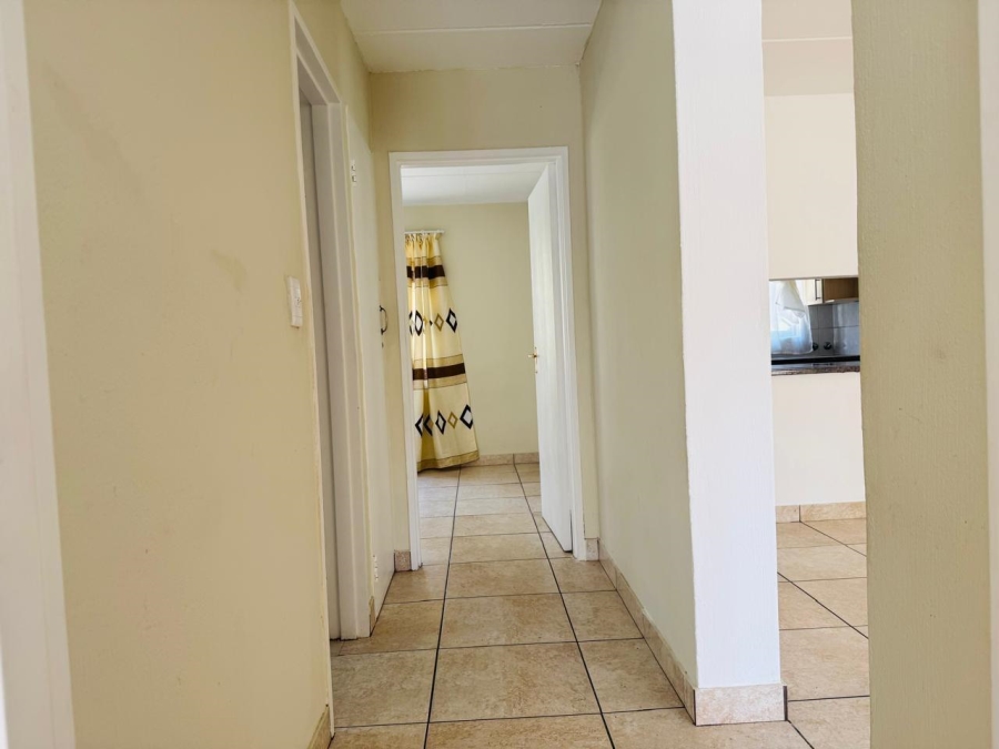 To Let 2 Bedroom Property for Rent in Benmore Gardens Gauteng