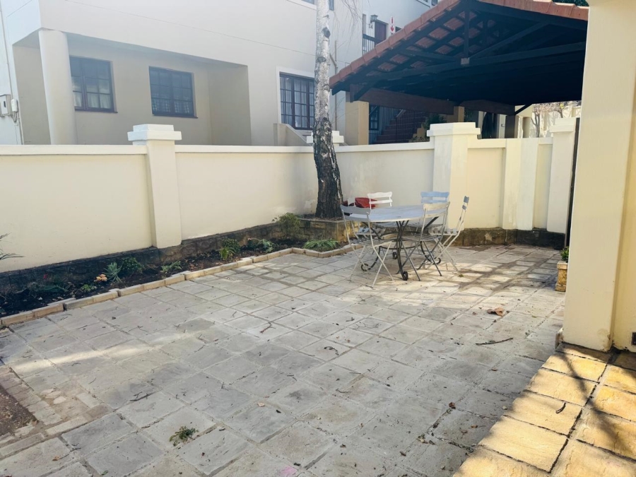 To Let 2 Bedroom Property for Rent in Benmore Gardens Gauteng