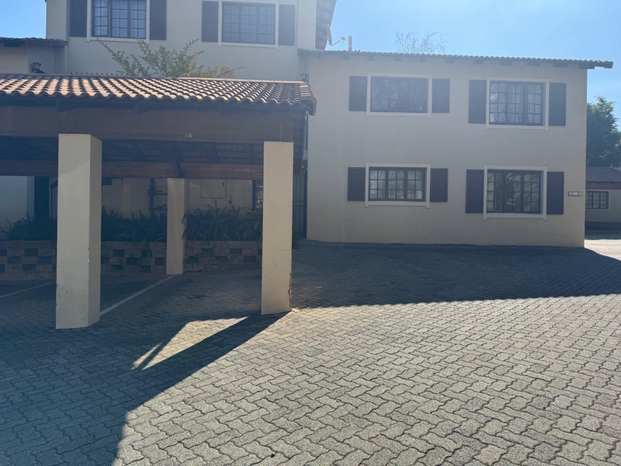 To Let 2 Bedroom Property for Rent in Benmore Gardens Gauteng