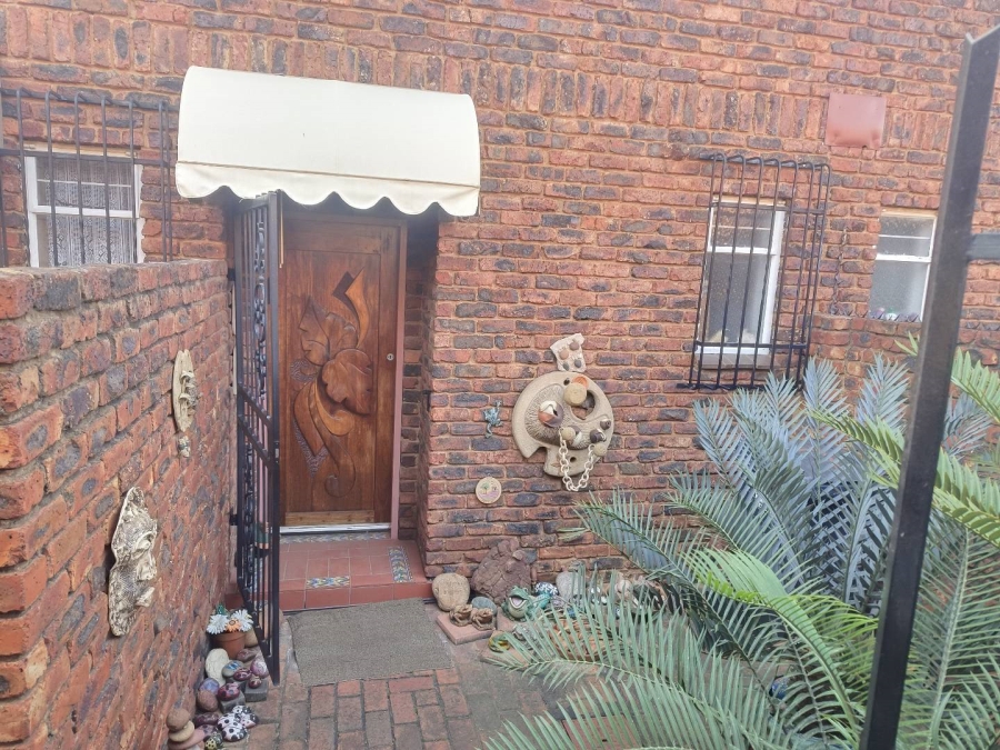 3 Bedroom Property for Sale in Silverton Gauteng
