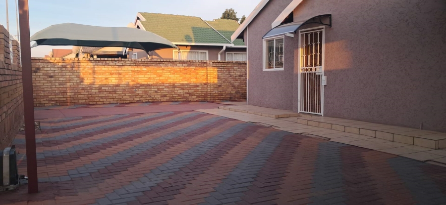3 Bedroom Property for Sale in Mabopane Unit X Gauteng