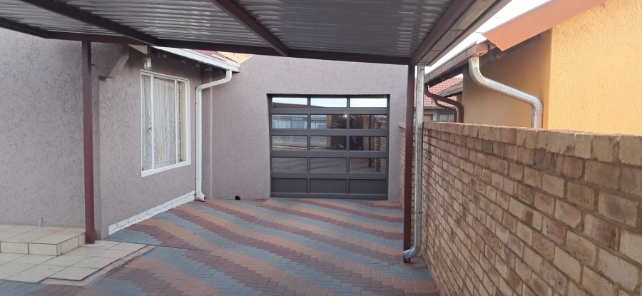 3 Bedroom Property for Sale in Mabopane Unit X Gauteng