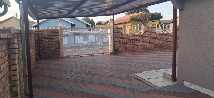 3 Bedroom Property for Sale in Mabopane Unit X Gauteng