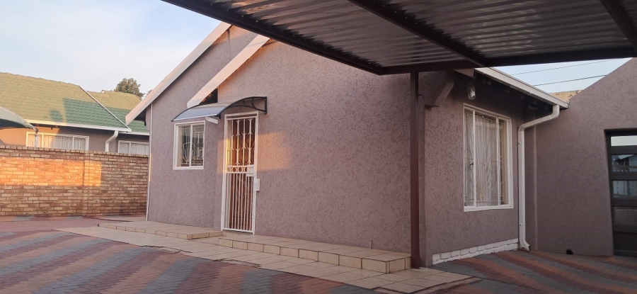 3 Bedroom Property for Sale in Mabopane Unit X Gauteng