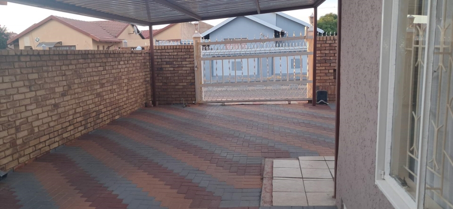 3 Bedroom Property for Sale in Mabopane Unit X Gauteng