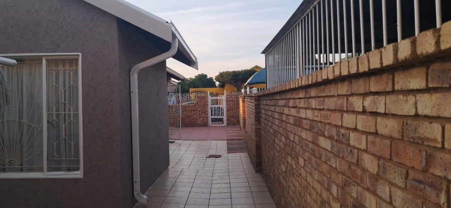 3 Bedroom Property for Sale in Mabopane Unit X Gauteng