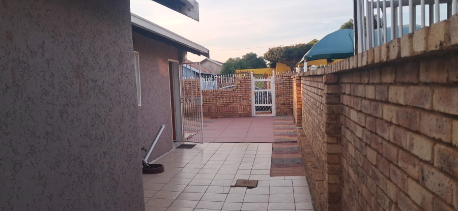 3 Bedroom Property for Sale in Mabopane Unit X Gauteng
