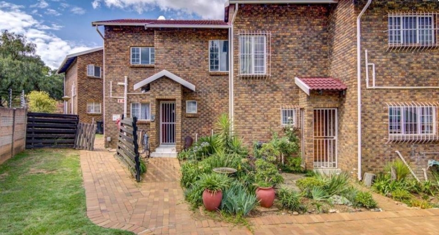 2 Bedroom Property for Sale in Van Riebeeck Park Gauteng