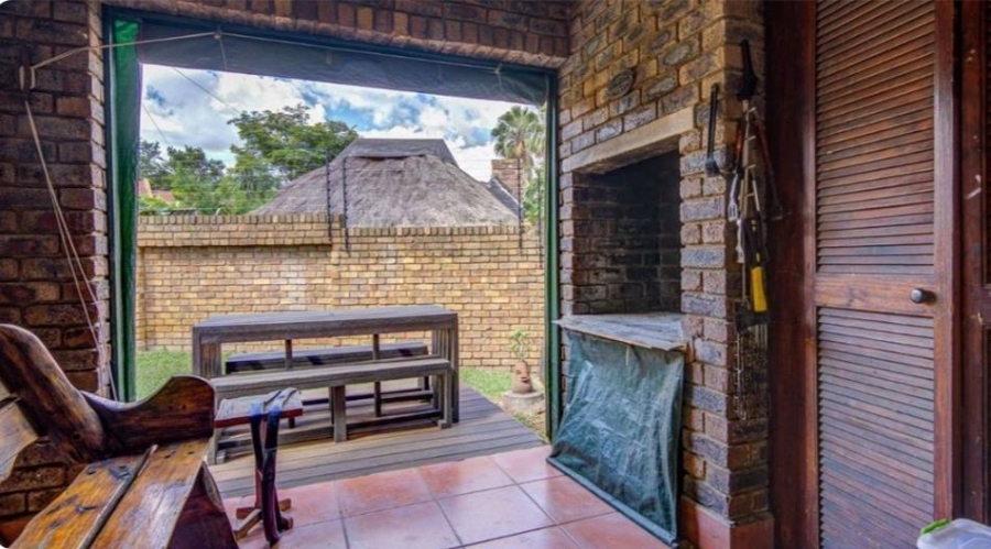 2 Bedroom Property for Sale in Van Riebeeck Park Gauteng