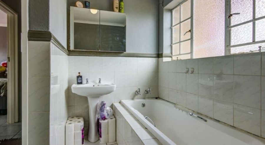 2 Bedroom Property for Sale in Van Riebeeck Park Gauteng