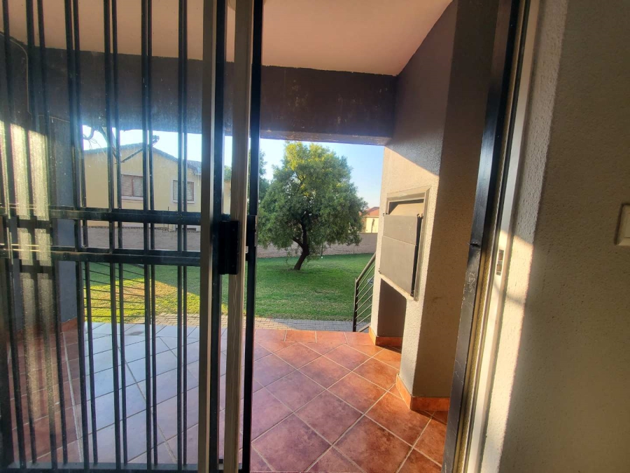 2 Bedroom Property for Sale in Willowbrook Gauteng