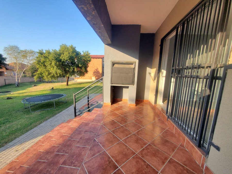 2 Bedroom Property for Sale in Willowbrook Gauteng