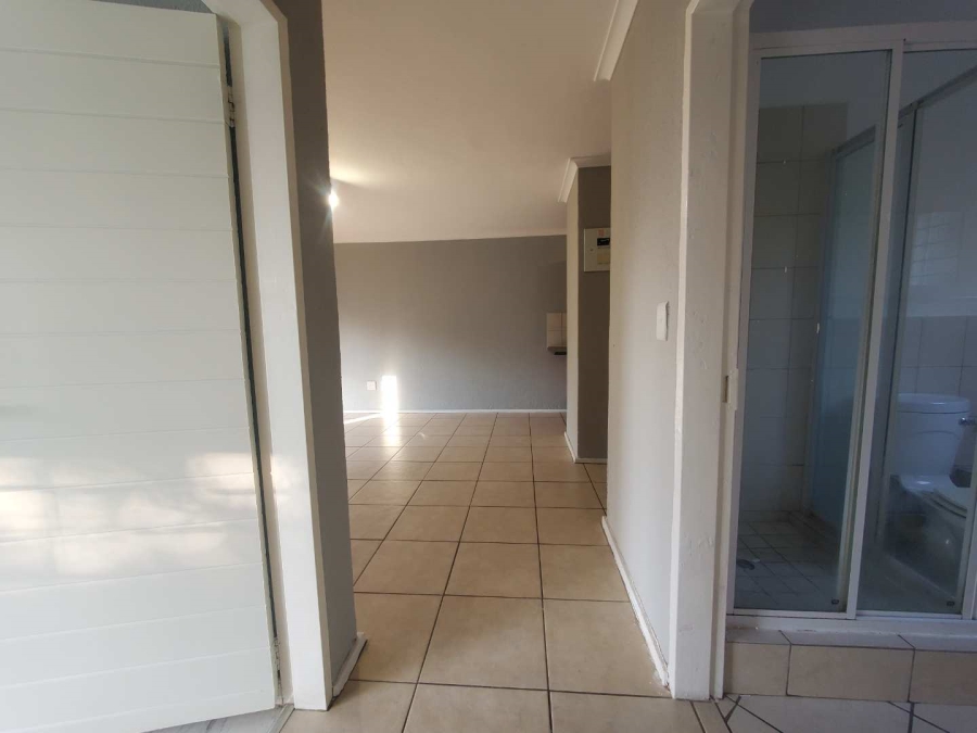 2 Bedroom Property for Sale in Willowbrook Gauteng