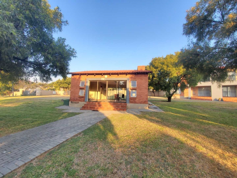 2 Bedroom Property for Sale in Willowbrook Gauteng