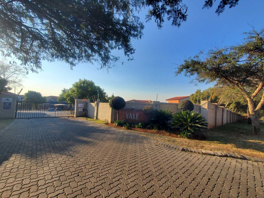 2 Bedroom Property for Sale in Willowbrook Gauteng