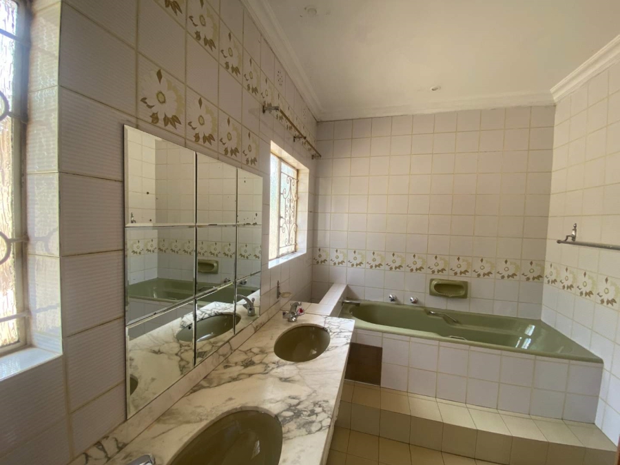4 Bedroom Property for Sale in Noordheuwel Gauteng