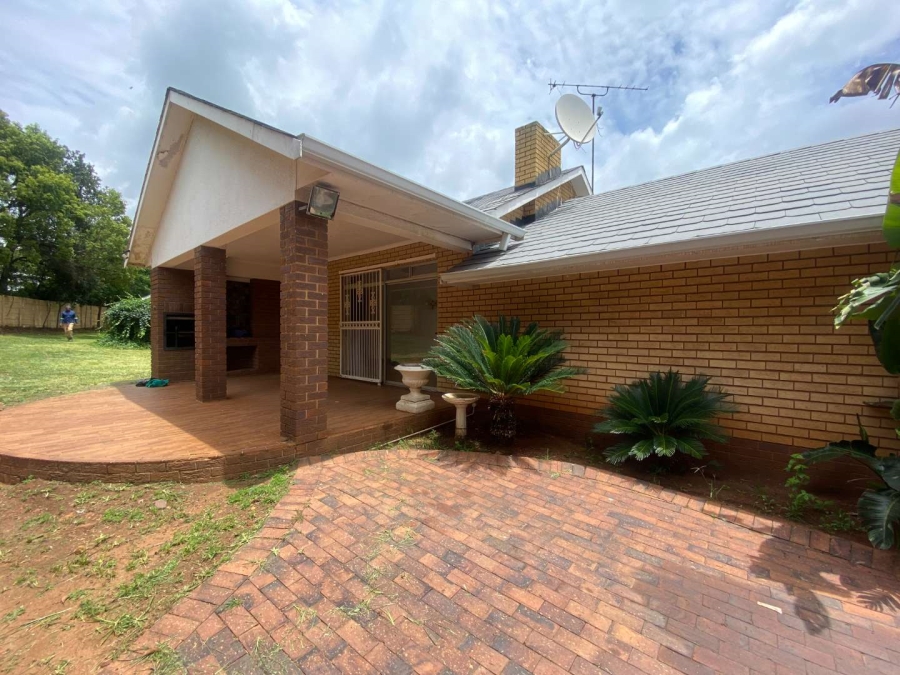 4 Bedroom Property for Sale in Noordheuwel Gauteng