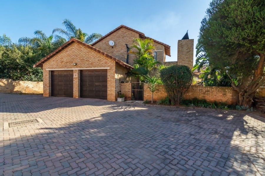 3 Bedroom Property for Sale in Ruimsig A H Gauteng