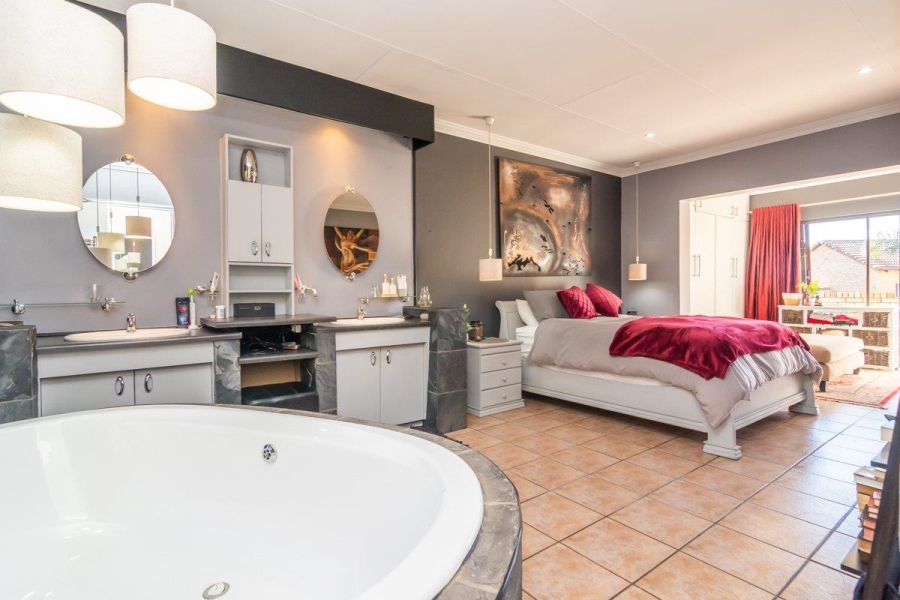 3 Bedroom Property for Sale in Ruimsig A H Gauteng