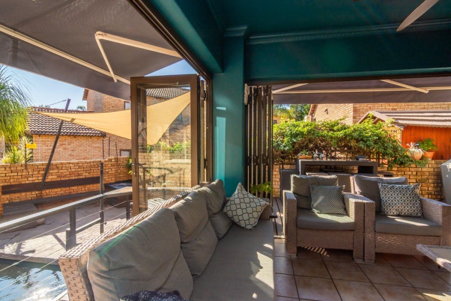 3 Bedroom Property for Sale in Ruimsig A H Gauteng