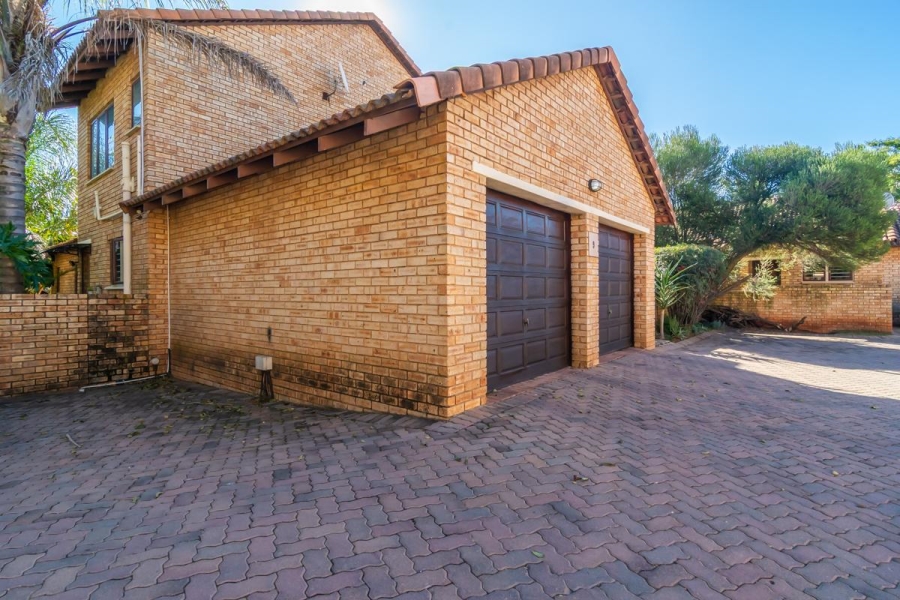 3 Bedroom Property for Sale in Ruimsig A H Gauteng