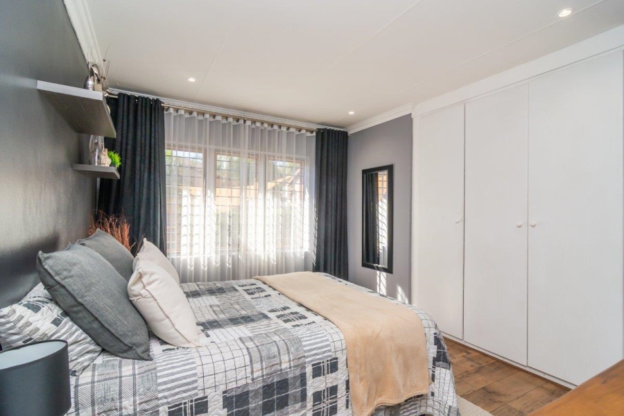 3 Bedroom Property for Sale in Ruimsig A H Gauteng
