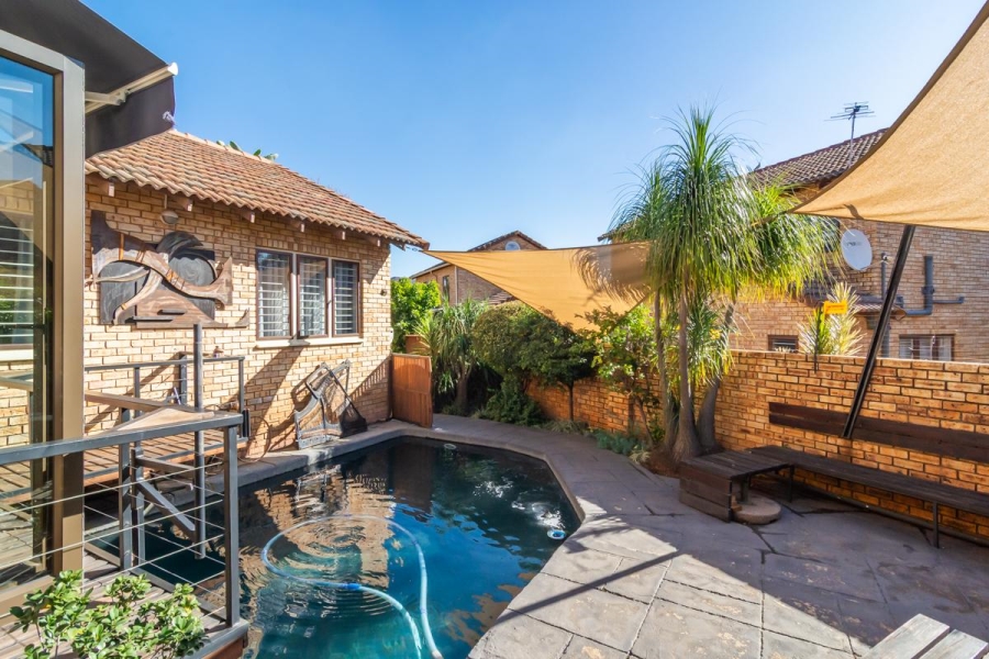 3 Bedroom Property for Sale in Ruimsig A H Gauteng