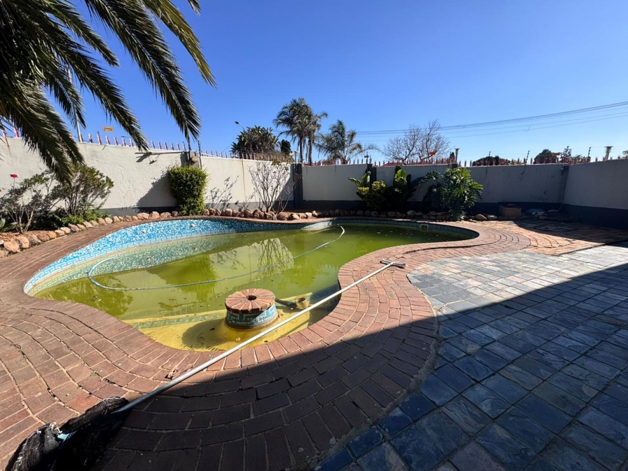 4 Bedroom Property for Sale in Rewlatch Gauteng