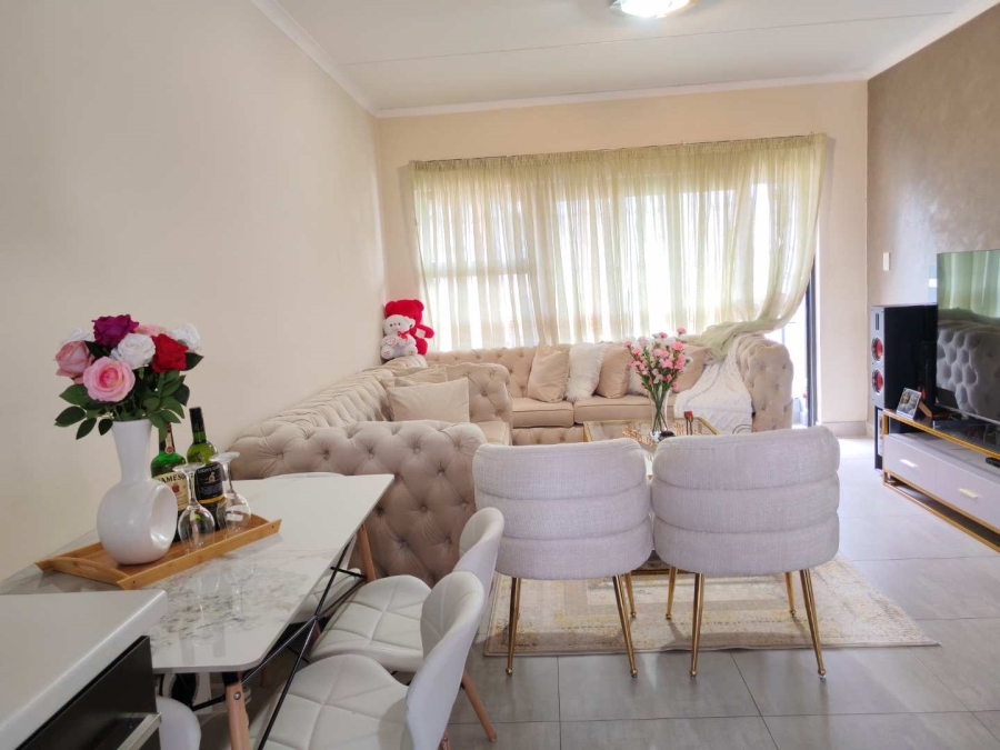 2 Bedroom Property for Sale in Oakdene Gauteng