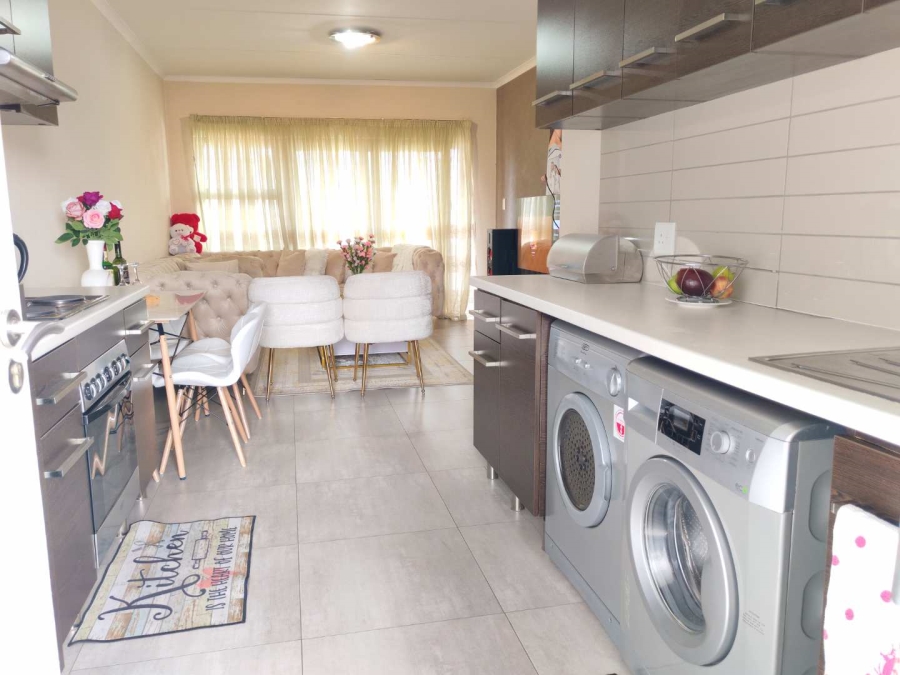 2 Bedroom Property for Sale in Oakdene Gauteng