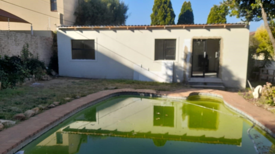 1 Bedroom Property for Sale in Oakdene Gauteng