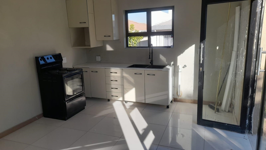 1 Bedroom Property for Sale in Oakdene Gauteng