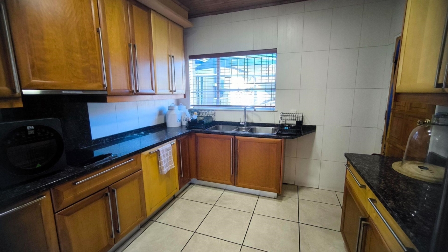 4 Bedroom Property for Sale in Brackenhurst Gauteng