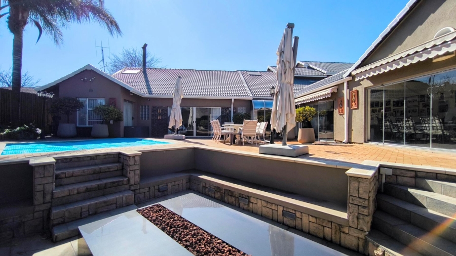4 Bedroom Property for Sale in Brackenhurst Gauteng