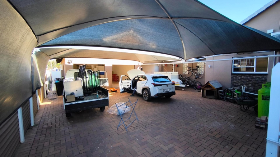 4 Bedroom Property for Sale in Brackenhurst Gauteng